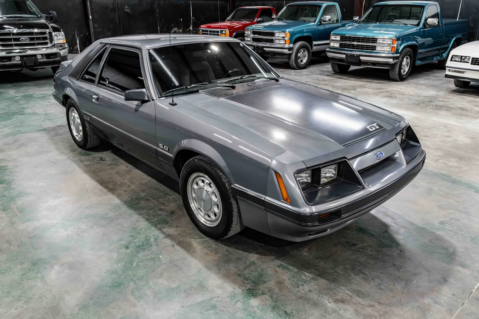 1985-Ford-Mustang-Medium Charcoal Metallic-127944--39.jpg